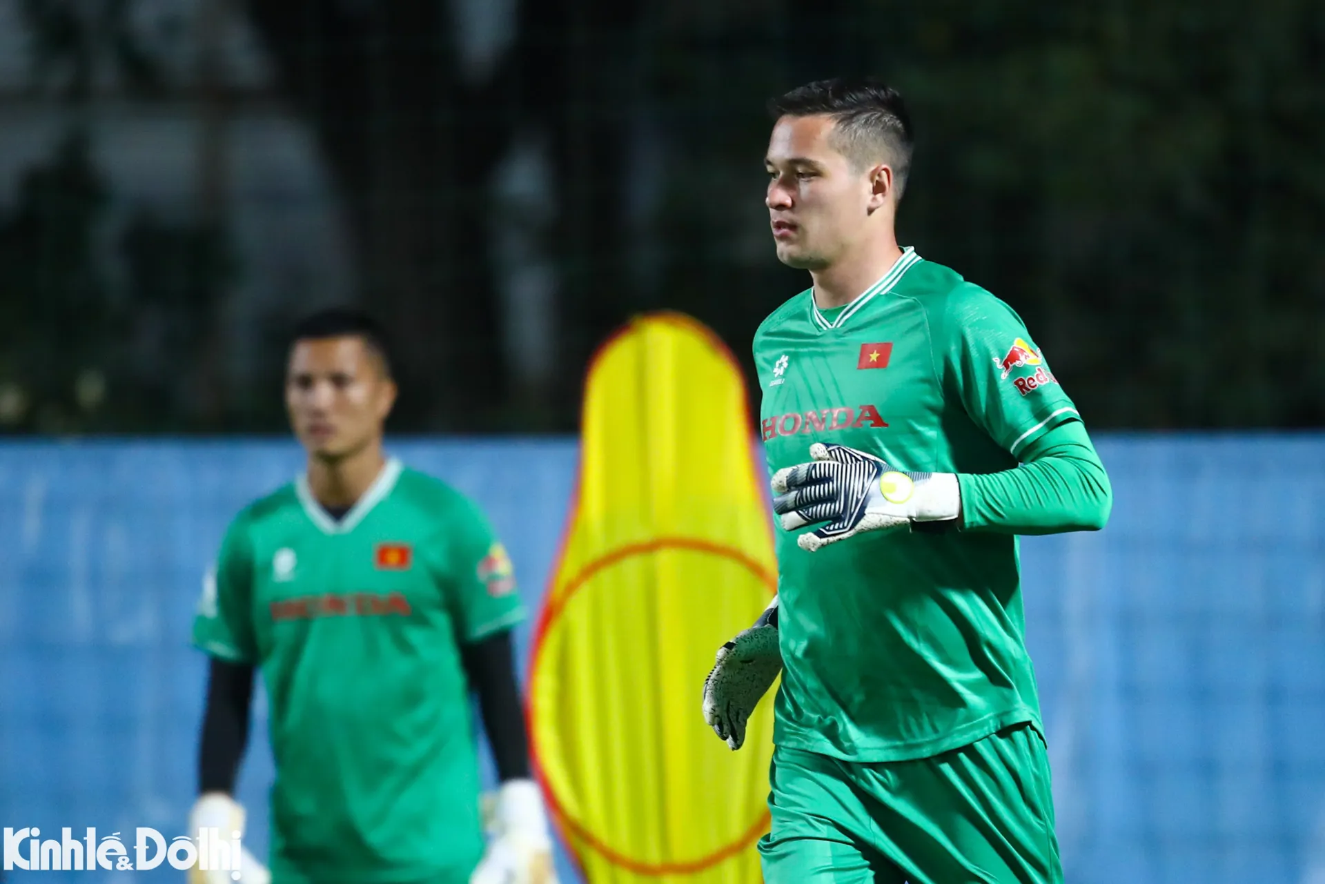 Hùng Dũng khen ngợi Filip Nguyễn, gửi thông điệp đến người hâm mộ