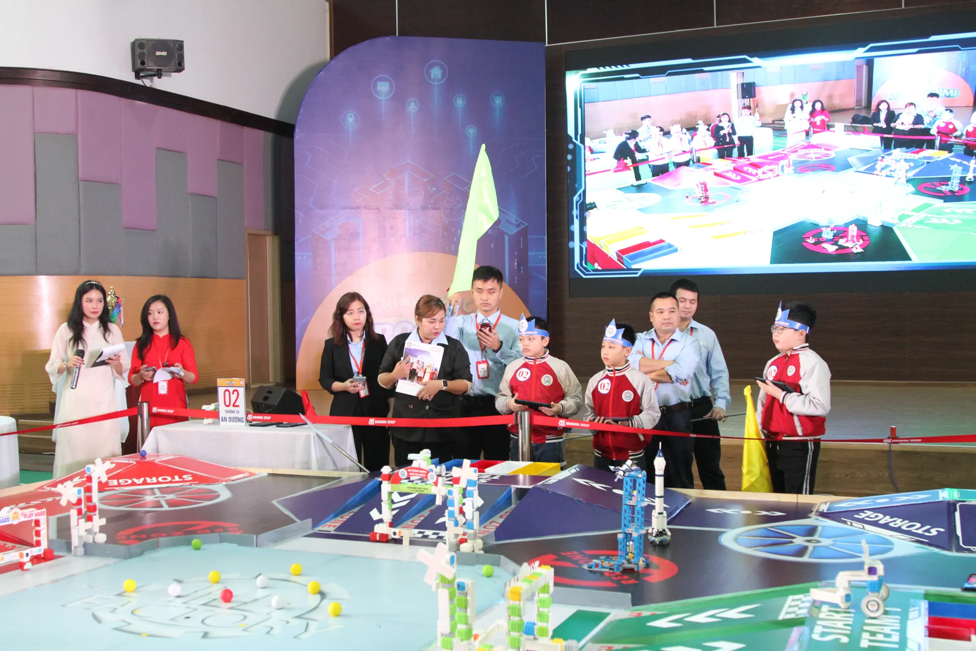 Học sinh quận Tây Hồ chinh phục ROBOBIMI năm 2024