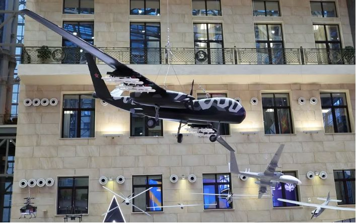 Xung đột Nga-Ukraine kéo dài, Moscow tính mở rộng năng lực sản xuất UAV gấp ba