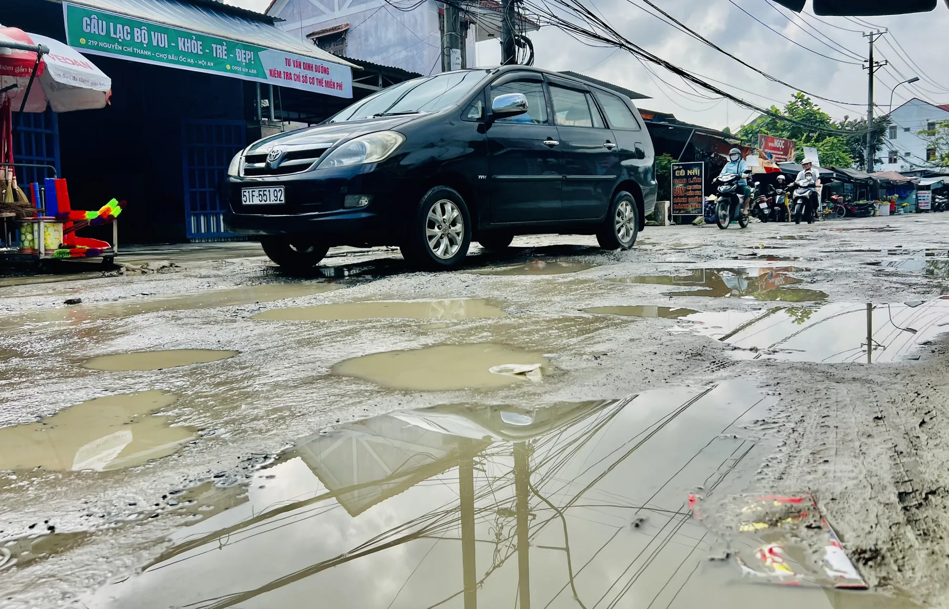 Dân Hội An than trời vì dự án nâng cấp đường bị chậm tiến độ