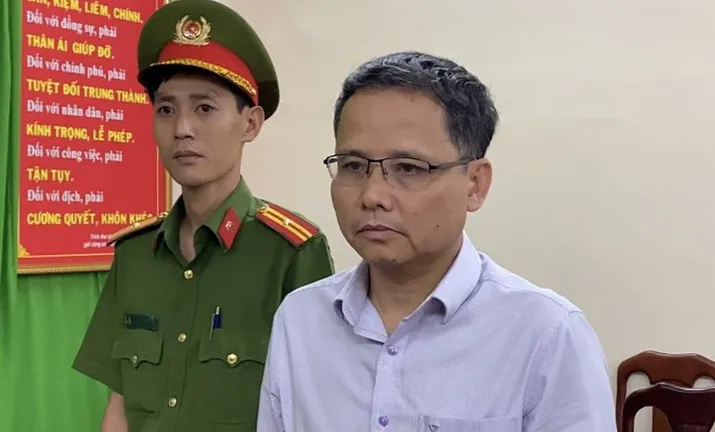Bắt tạm giam Phó Cục trưởng Cục Đăng kiểm Việt Nam 