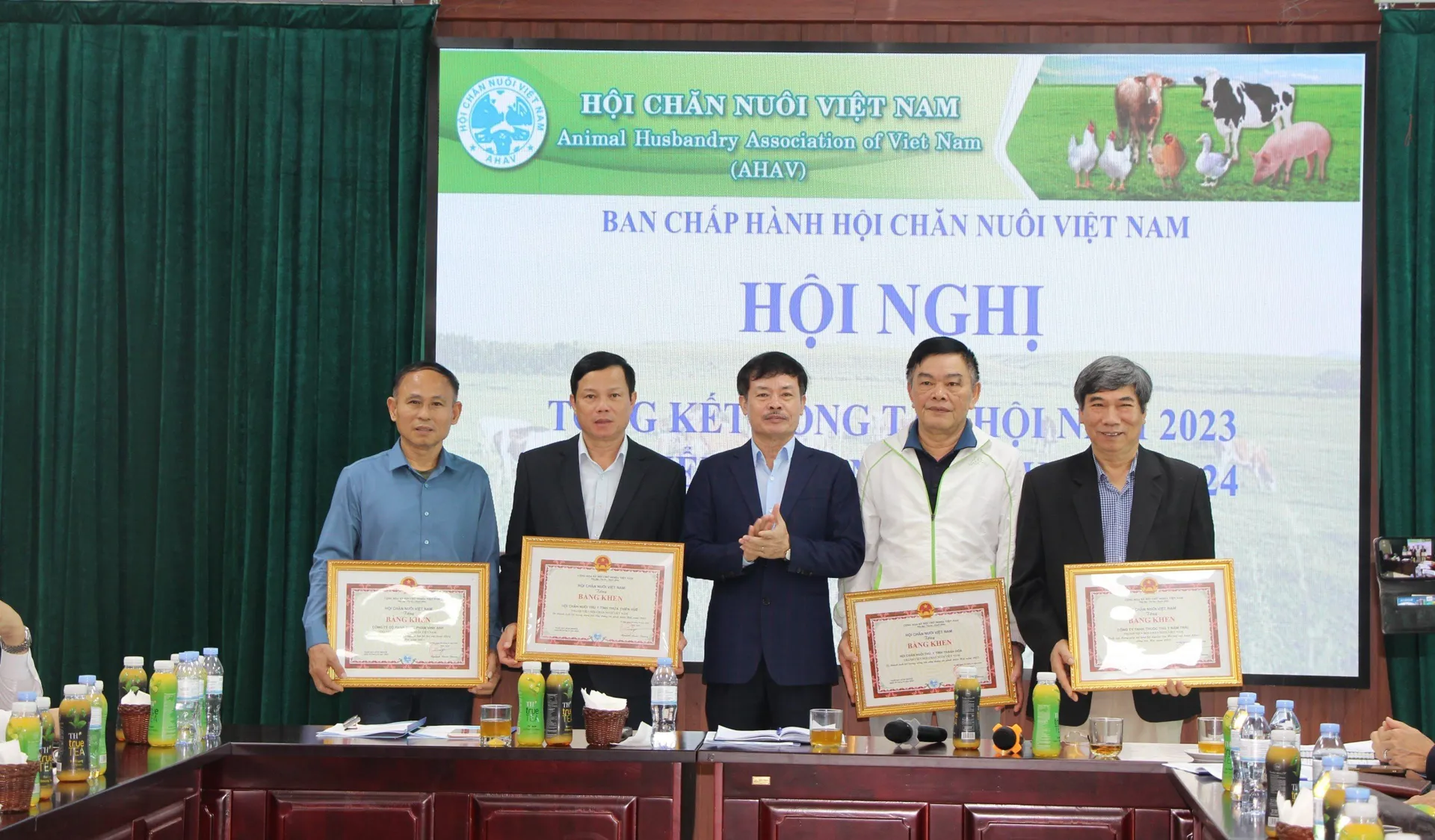 Kiểm soát chặt nhập khẩu sản phẩm chăn nuôi, cứu ngành chăn nuôi trong nước