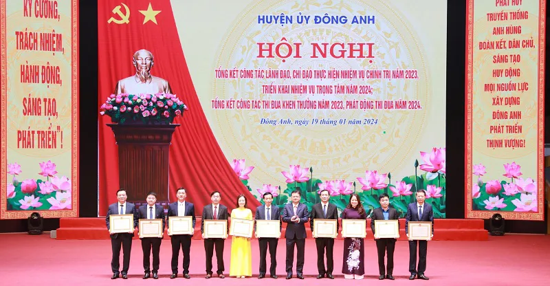 Huyện Đông Anh vượt chỉ tiêu kết nạp quần chúng ưu tú vào Đảng năm 2023