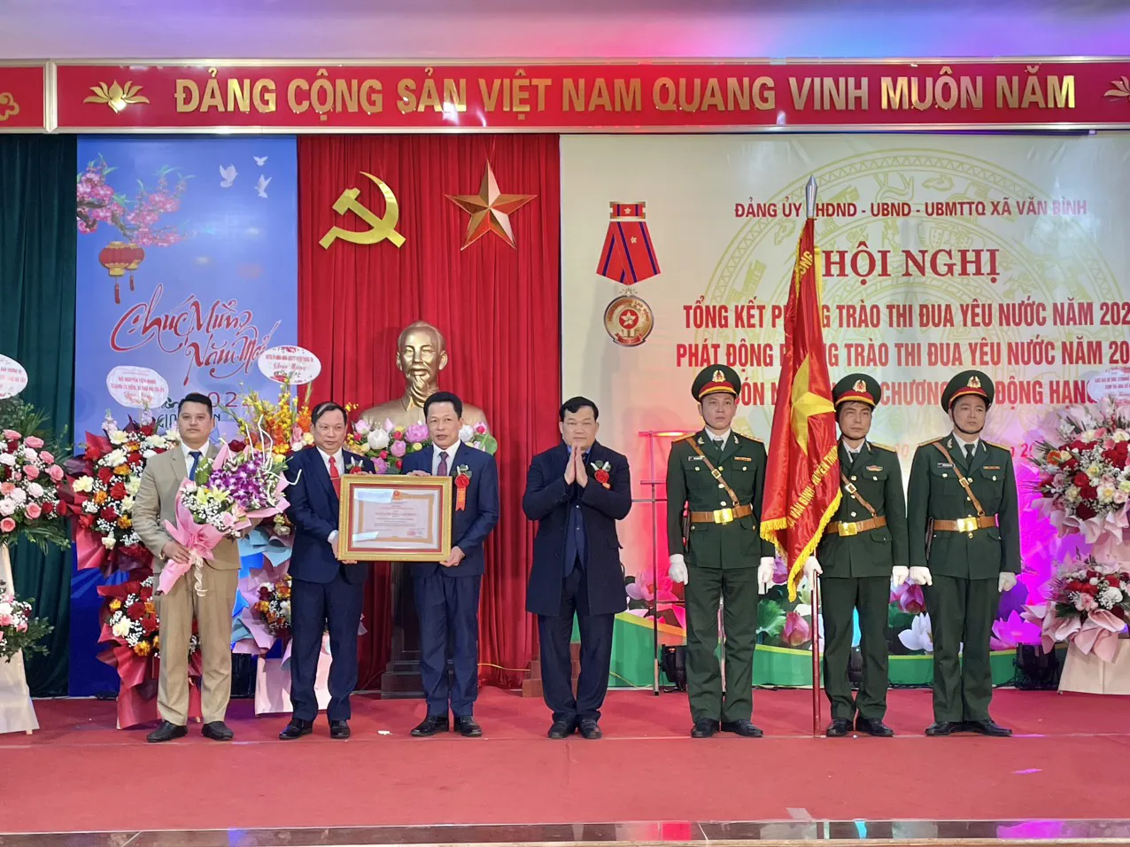 Xã Văn Bình vinh dự đón nhận Huân chương Lao động hạng Ba