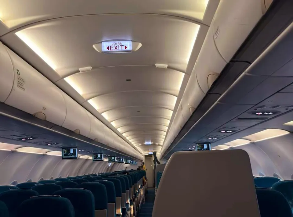 Hơn 300 chuyến bay rỗng "cứu" hành khách bị kẹt lại sân bay Tân Sơn Nhất