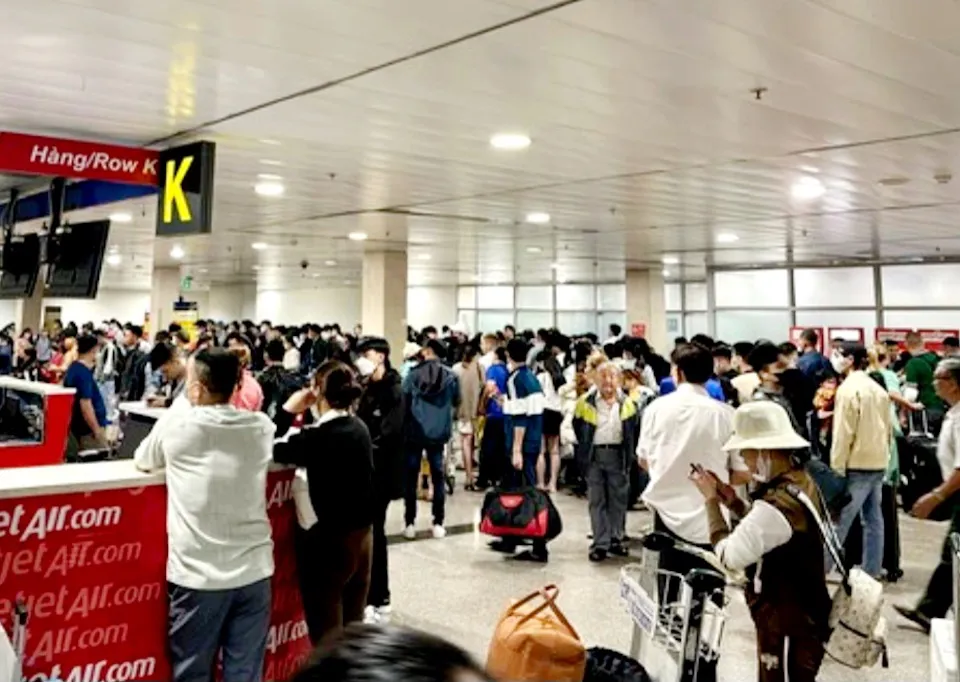 Sân bay Tân Sơn Nhất quá tải, Cục Hàng không Việt Nam chỉ đạo nóng