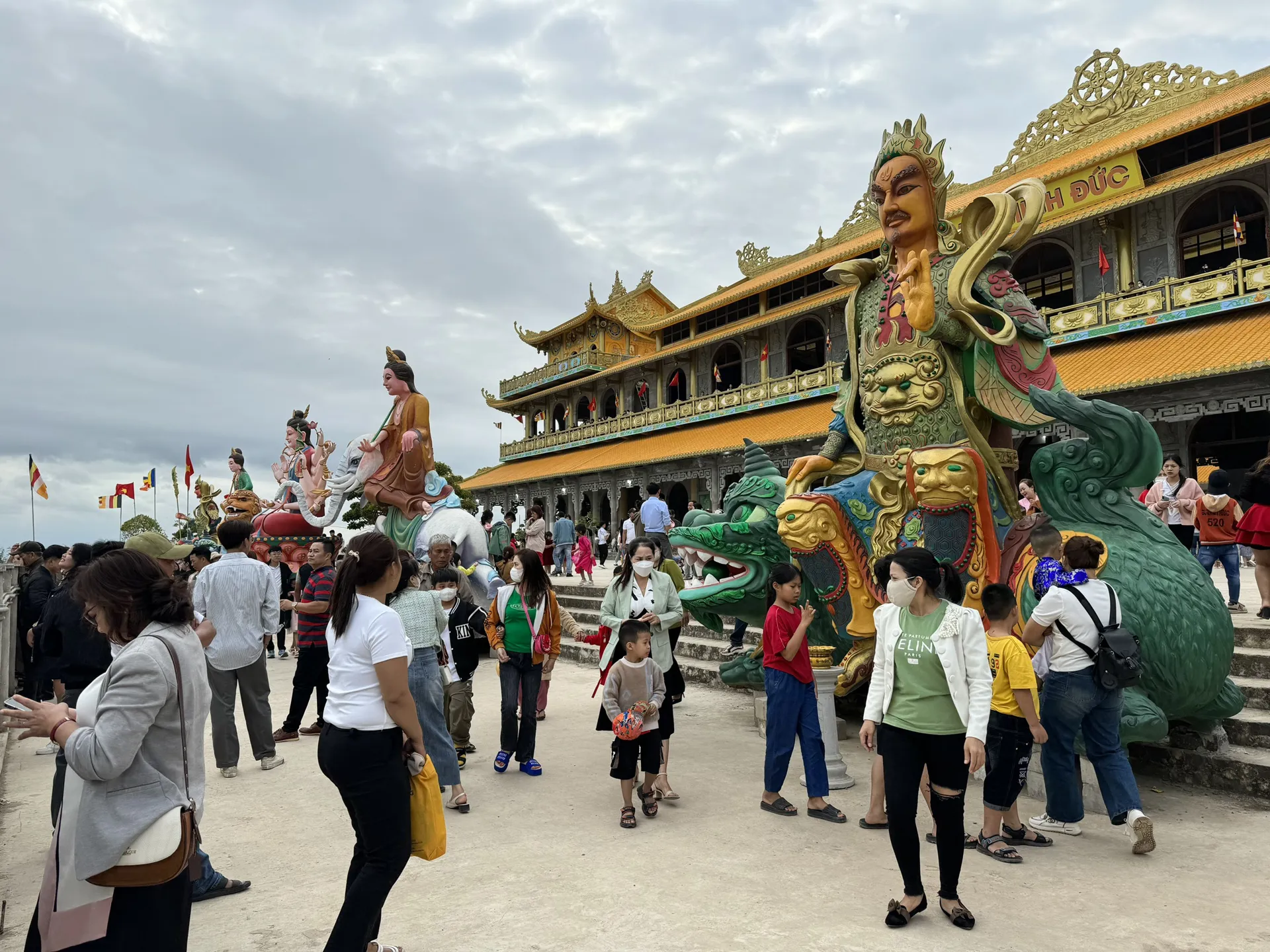 Quảng Ngãi thu về 27 tỷ đồng từ du lịch dịp Tết