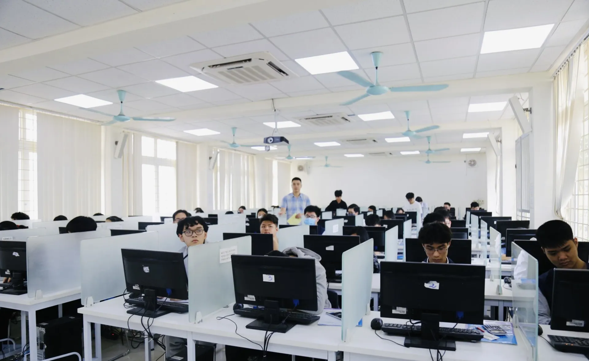 Đã có trên 49.300 thí sinh đăng ký thành công kỳ thi đánh giá năng lực