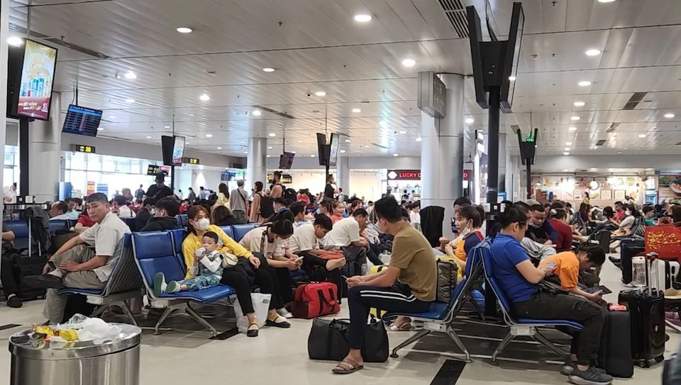 Sân bay Tân Sơn Nhất lập kỷ lục đón 151.000 hành khách trong một ngày