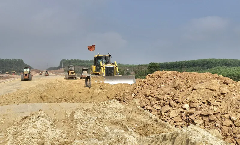 Hà Tĩnh: Tăng tốc thi công dự án cao tốc Bắc- Nam