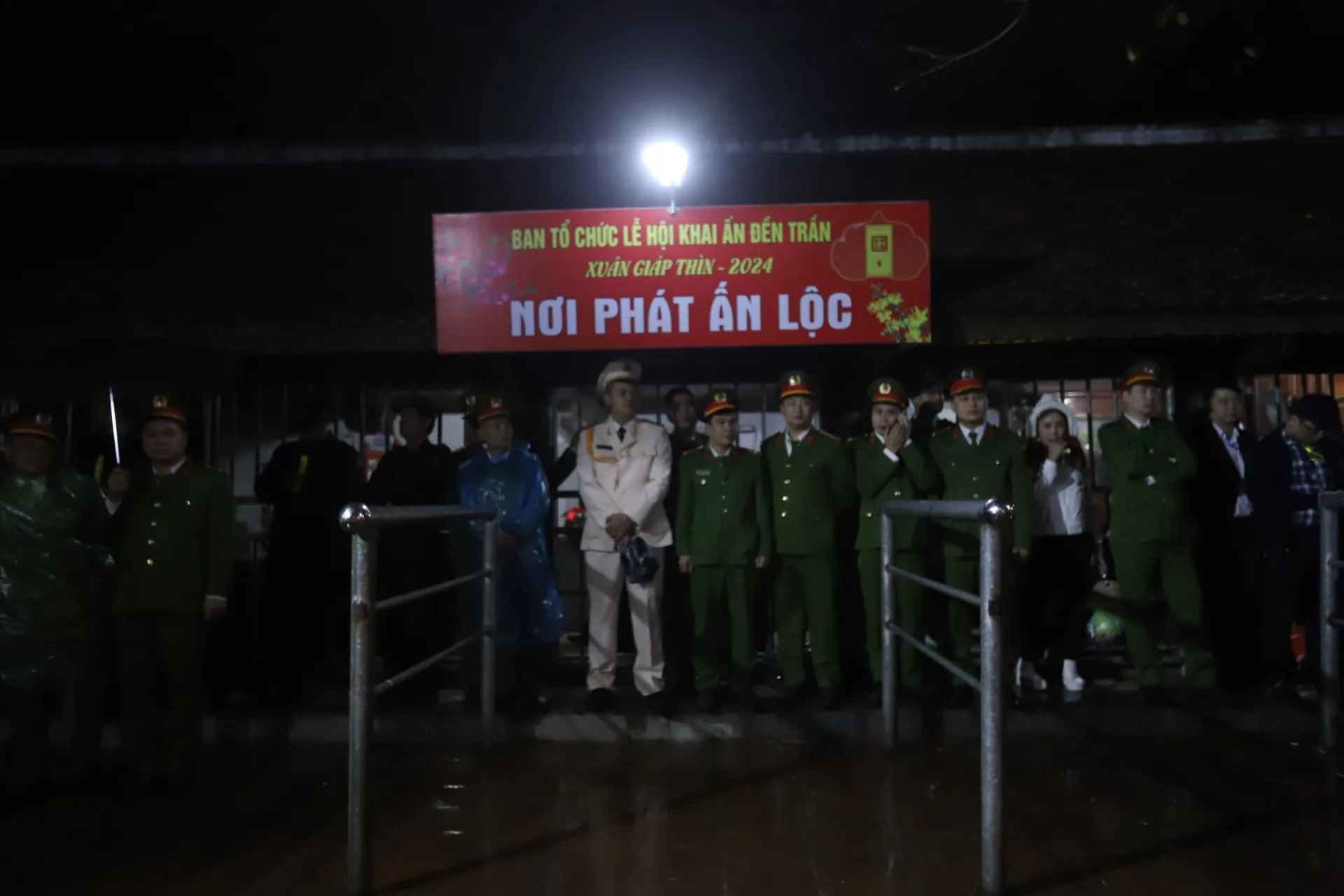 Lễ hội Khai ấn đền Trần 2024: 4 địa điểm phát ấn cho Nhân dân 