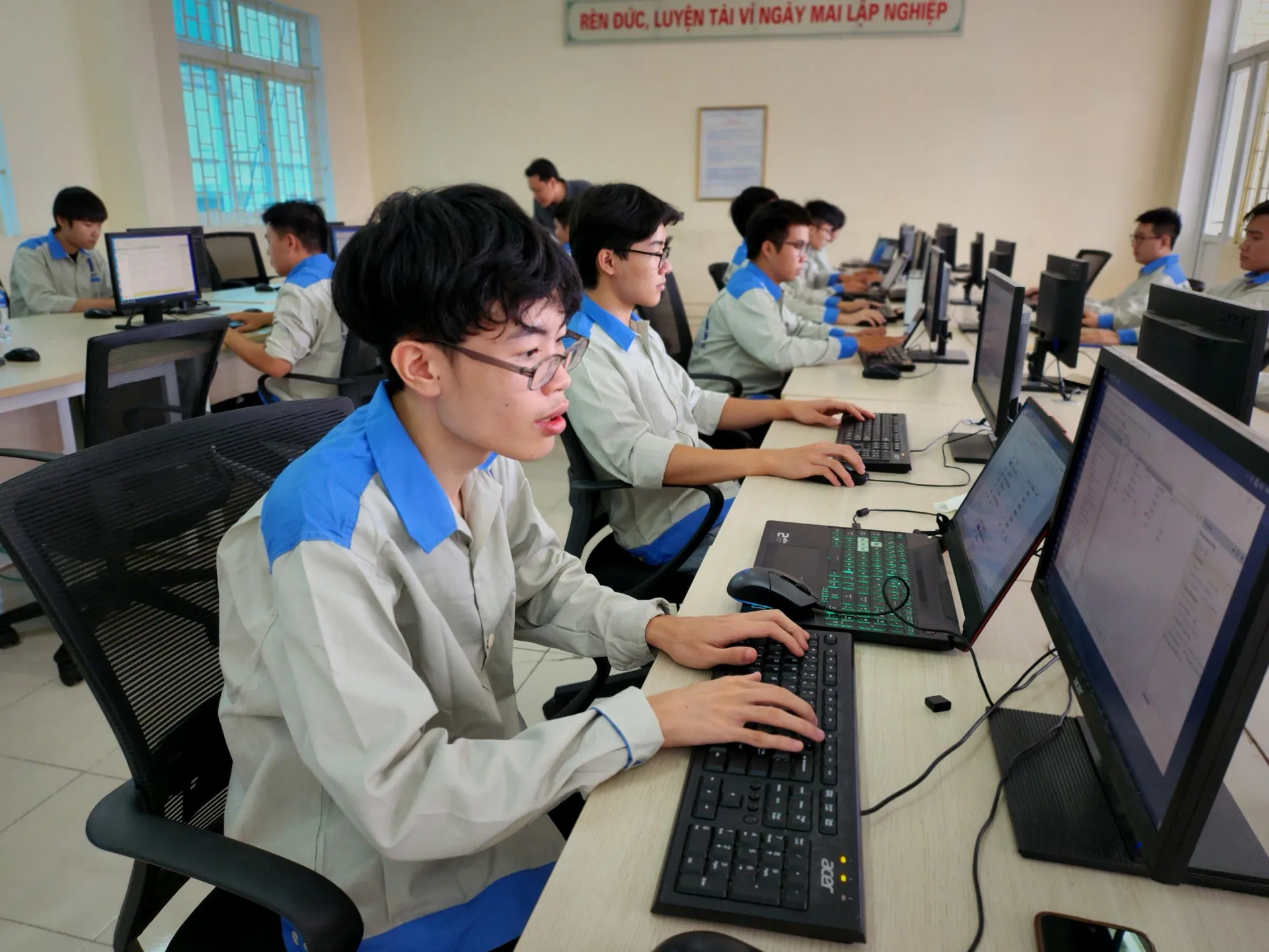 Chọn trường nghề để lập thân