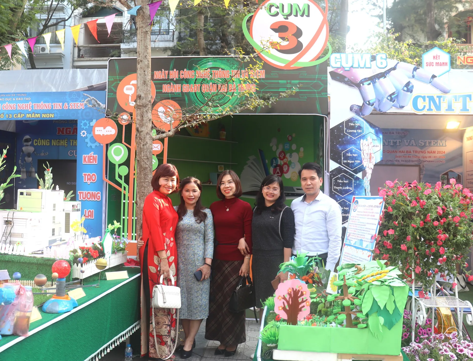 Quận Hai Bà Trưng: Sôi nổi Ngày hội CNTT và STEM ngành giáo dục đào tạo