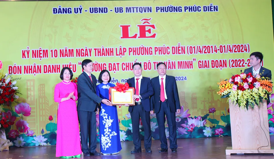 Phường Phúc Diễn nhận danh hiệu “phường đạt chuẩn đô thị văn minh”
