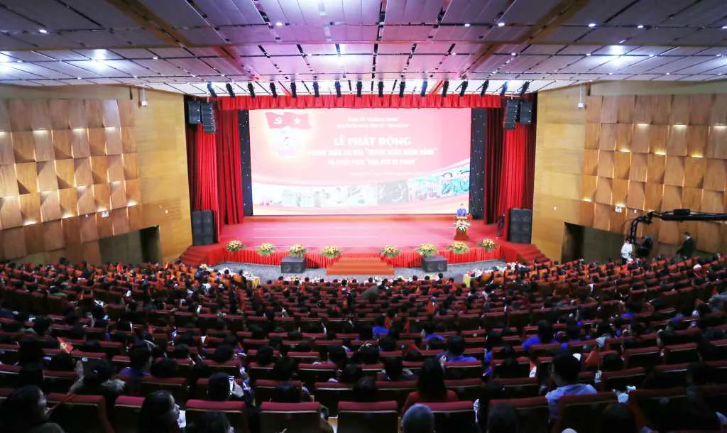 Phát động “Thanh xuân dâng Đảng” và tổ chức chiếu phim “Đào, Phở và Piano”