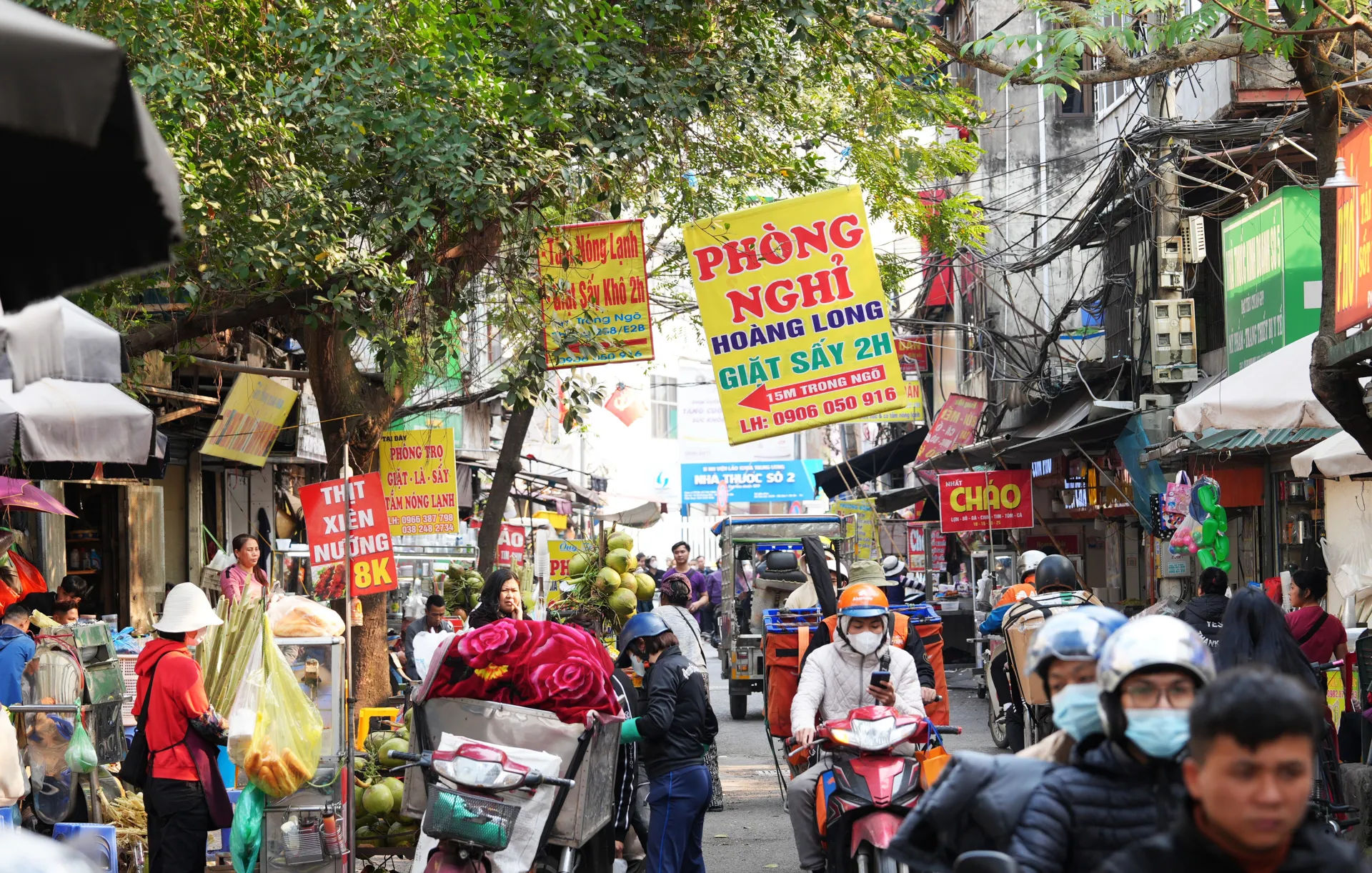 Phố Phương Mai: Vi phạm trật tự đô thị nhiều năm chưa được giải quyết