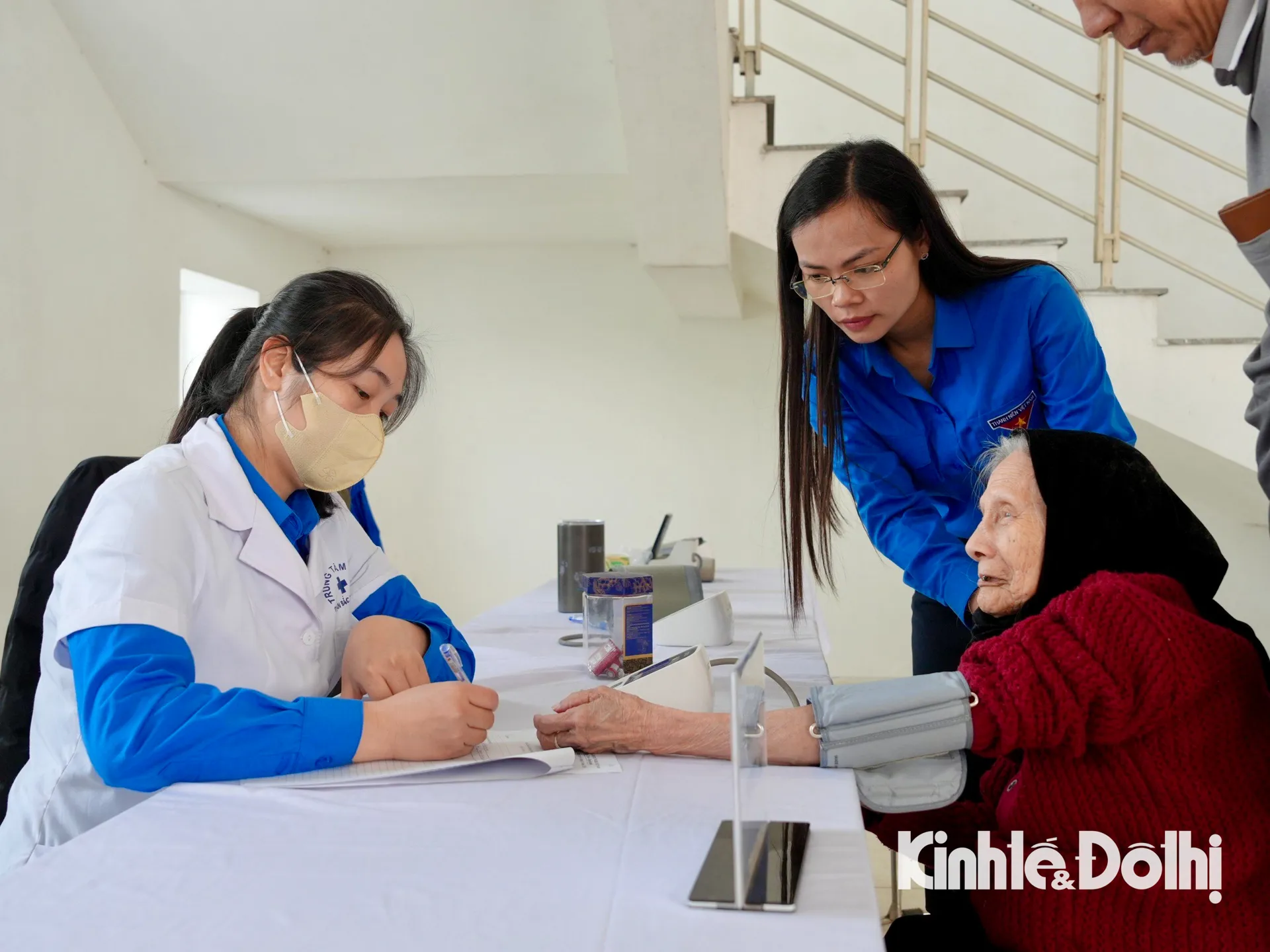 Khám bệnh miễn phí cho đối tượng chính sách, người cao tuổi
