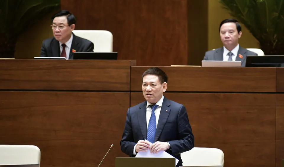Đại biểu Quốc hội chất vấn tình trạng tư vấn bảo hiểm chèo kéo khách hàng