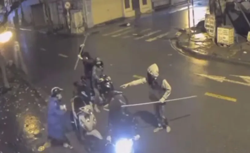 Thông tin mới nhất vụ "trẻ trâu" mang phóng lợn chuyên cướp đêm ở Hà Nội
