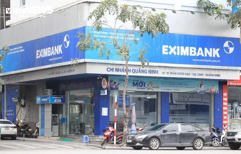 Eximbank phải trả lời dư luận về vụ nợ thẻ tín dụng trên 8,8 tỷ đồng