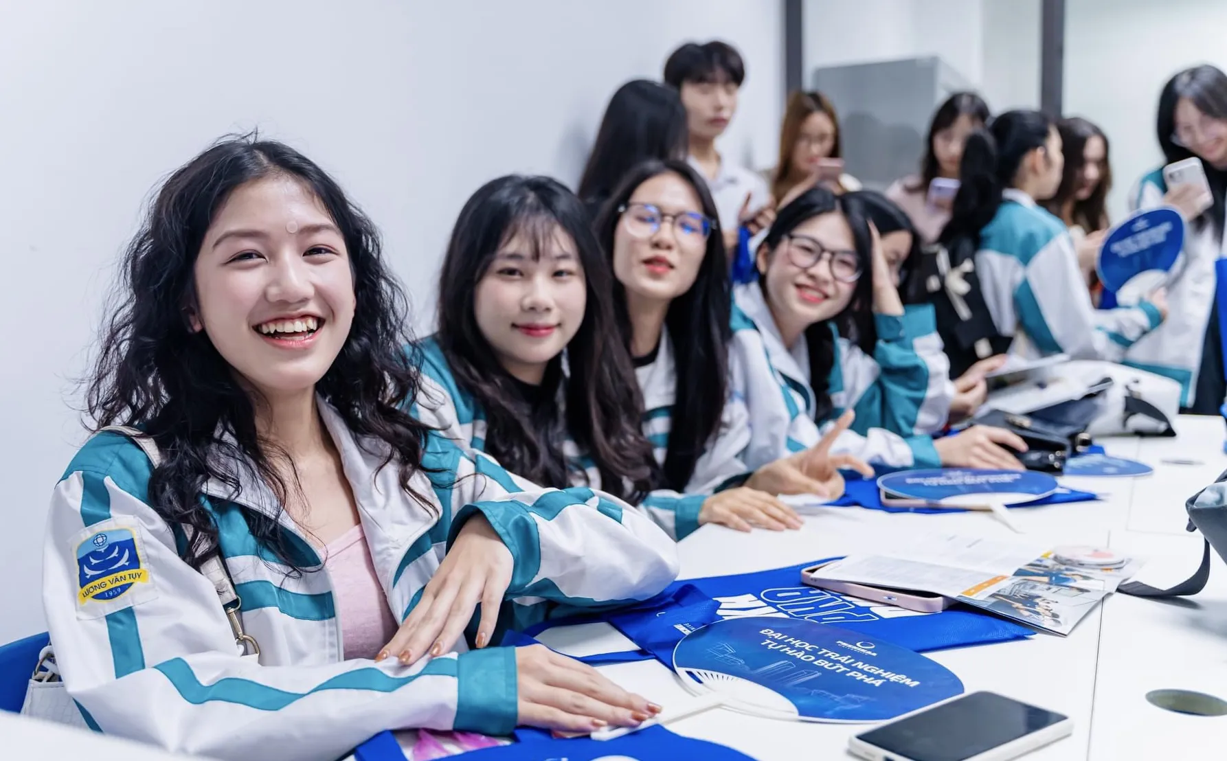 Chọn ngành theo nhu cầu xã hội hay ngành mình đam mê?