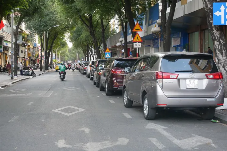 Giải quyết tình trạng ùn tắc do đỗ xe