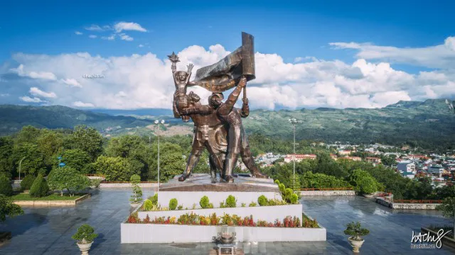 Qua miền Tây Bắc - Về với Điện Biên