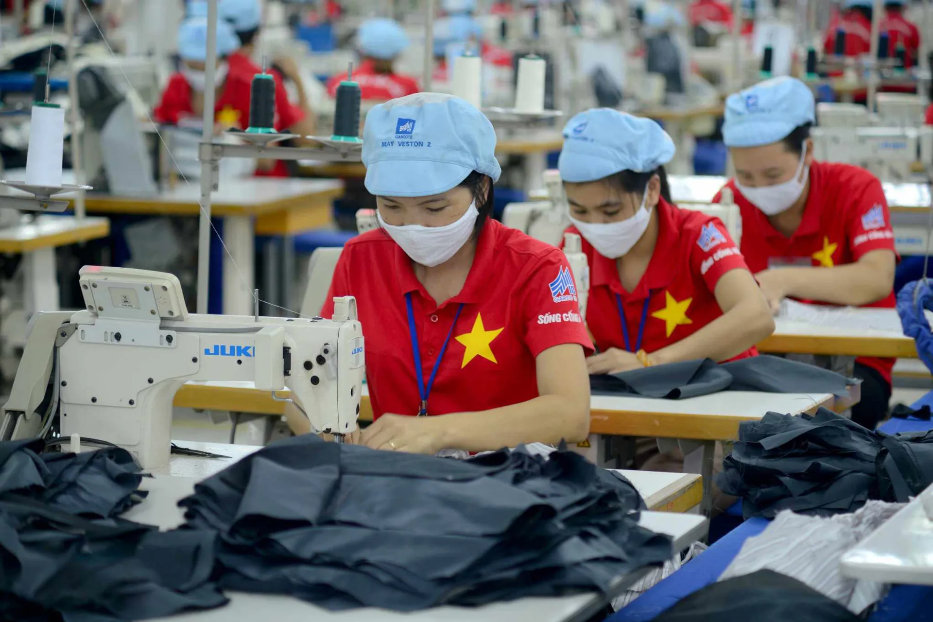 Đón đầu xu hướng, May 10 chinh phục thị trường nội địa