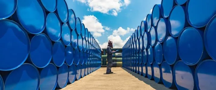 Giá xăng dầu hôm nay 10/4: lao dốc trượt mốc 90 USD/thùng