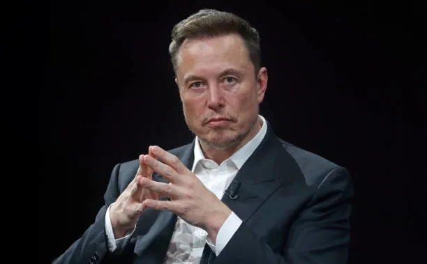 Elon Musk dự đoán AI sẽ sớm vượt qua trí thông minh của nhân loại
