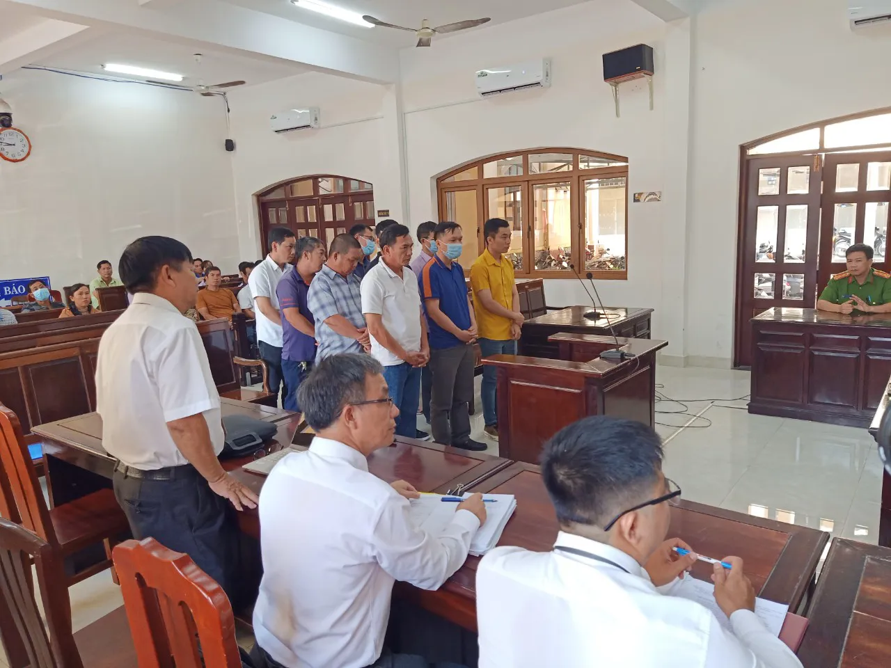 Vì sao hoãn phiên tòa xét xử sai phạm tại Trung tâm đăng kiểm 60.05D?