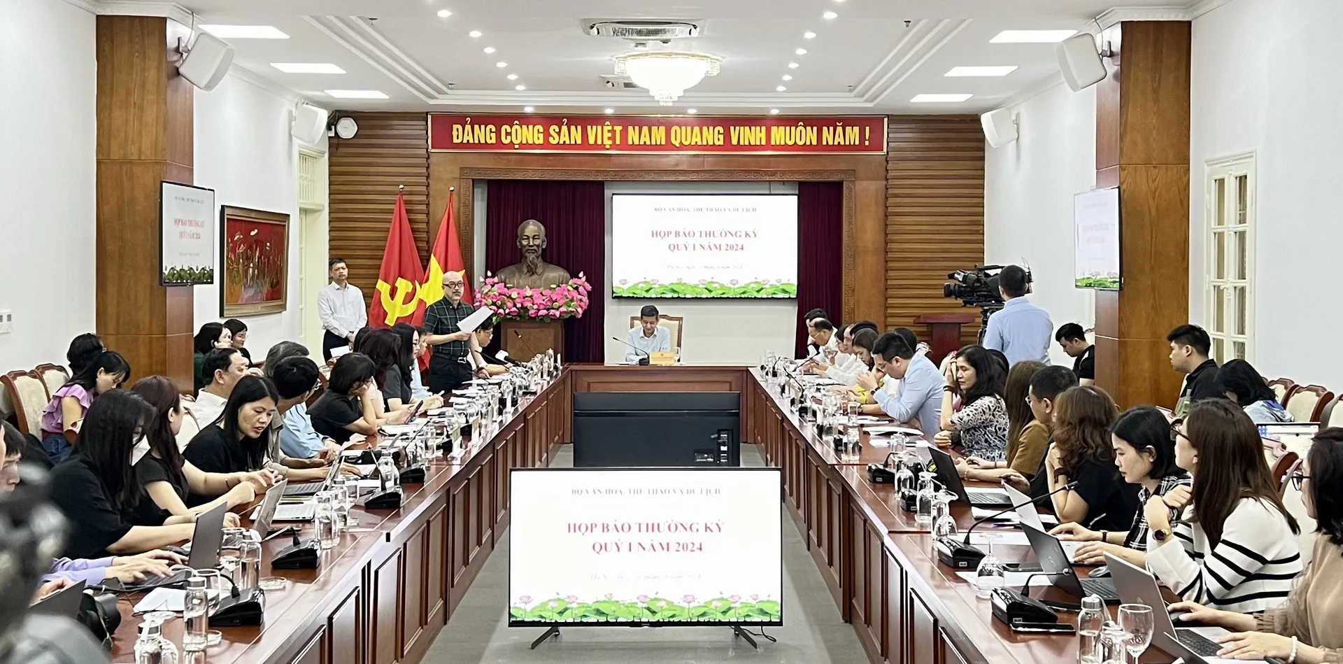Gỡ “nút thắt” của ngành điện ảnh