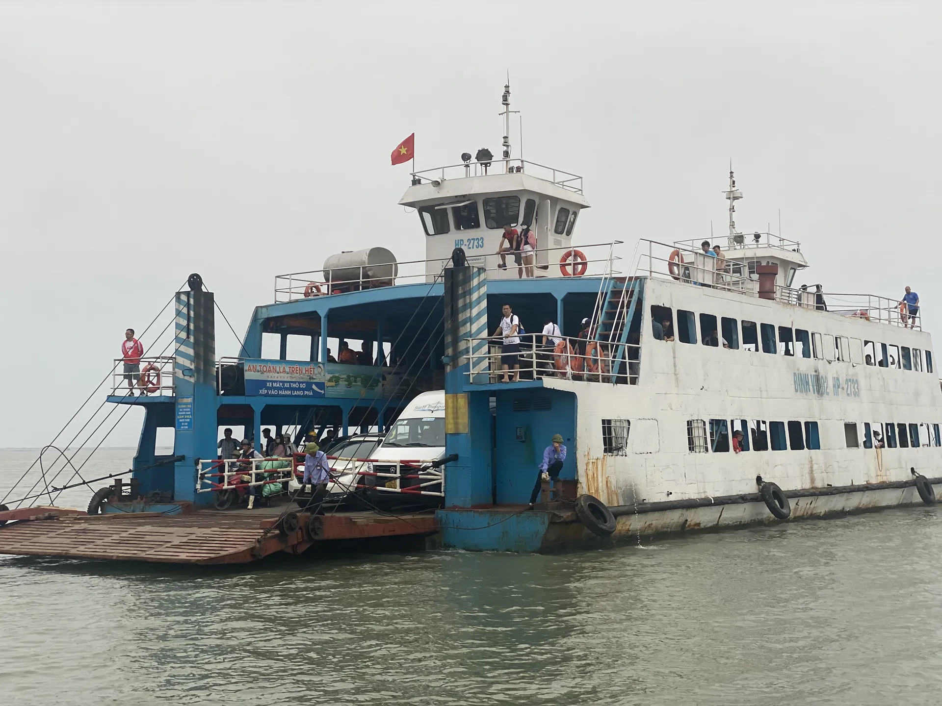 Hải Phòng tạm dừng xe ô tô qua phà Đồng Bài dịp lễ 30/4 và 1/5