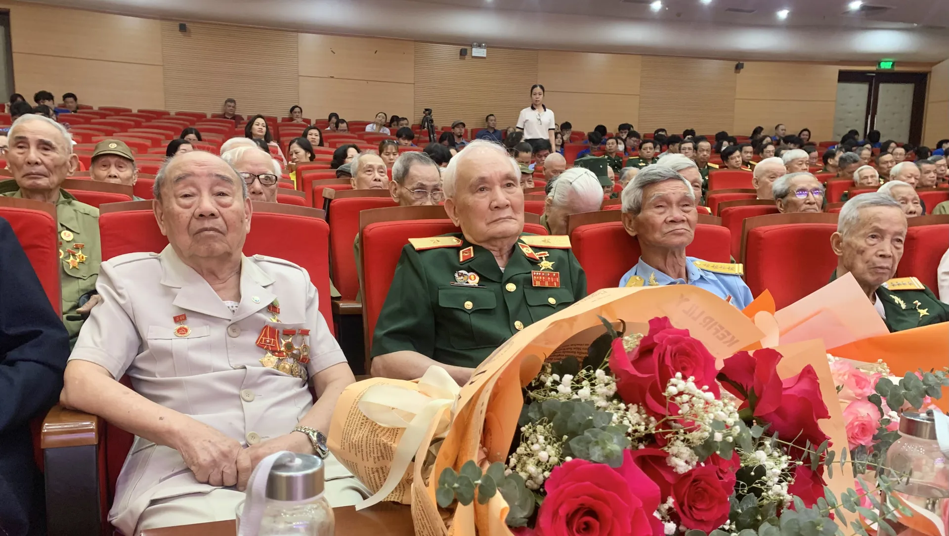 Tri ân các chiến sĩ, thanh niên xung phong tham gia Chiến dịch Điện Biên Phủ