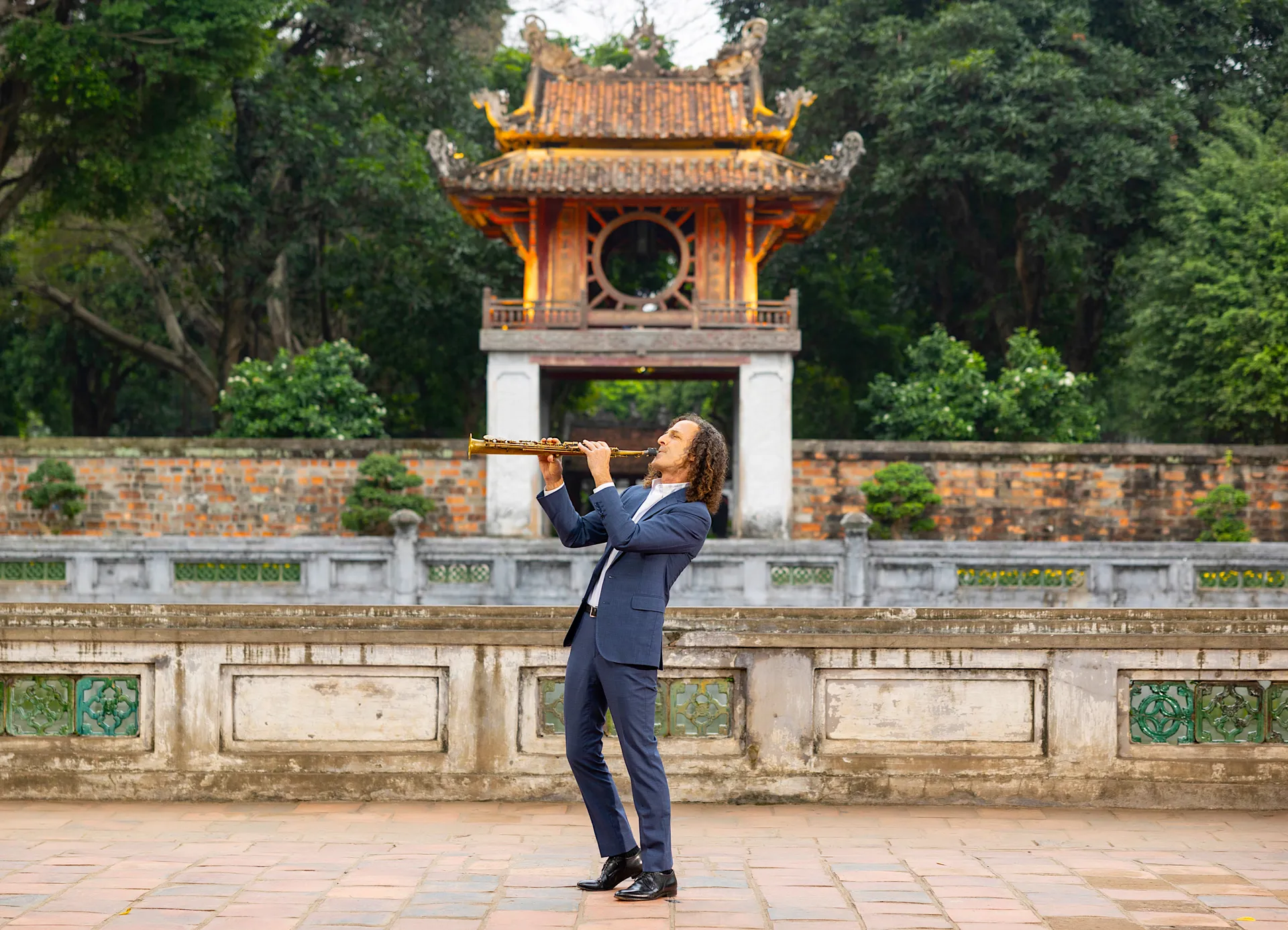 Nghệ sĩ Kenny G giới thiệu Thủ đô Hà Nội đẹp thế nào qua tiếng kèn saxophone?