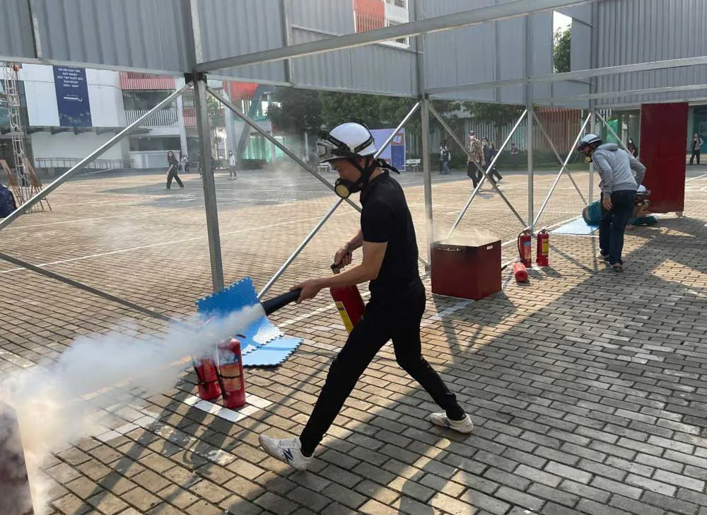 Hà Đông: sôi nổi tập luyện nghiệp vụ chữa cháy và cứu nạn, cứu hộ