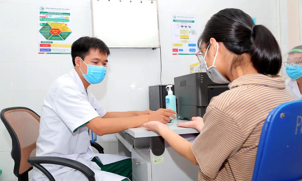 Đề xuất người bệnh mạn tính được lấy thuốc 2 tháng/lần: lợi nhiều phía?