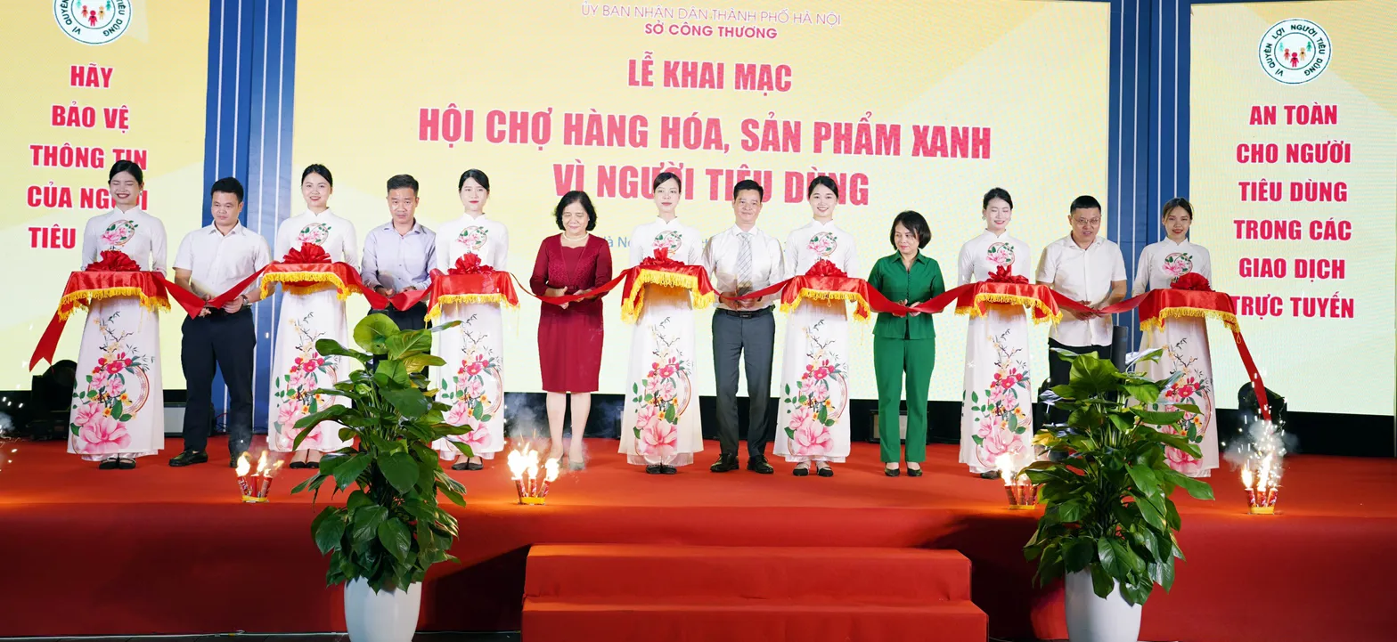 Khai mạc Hội chợ “Hàng hóa, sản phẩm Xanh vì người tiêu dùng”