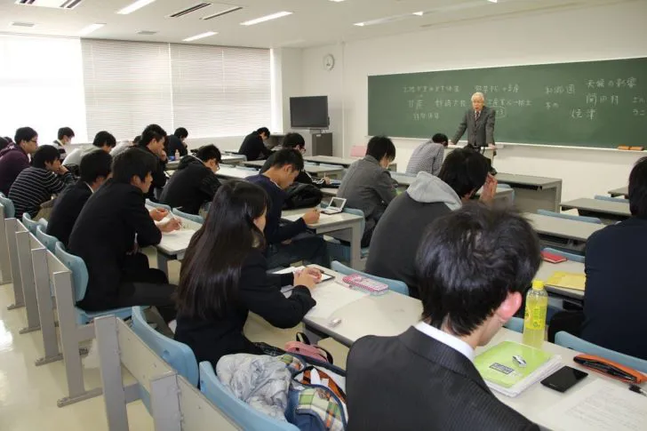 Nhật Bản thắt chặt quy định tuyển du học sinh nước ngoài