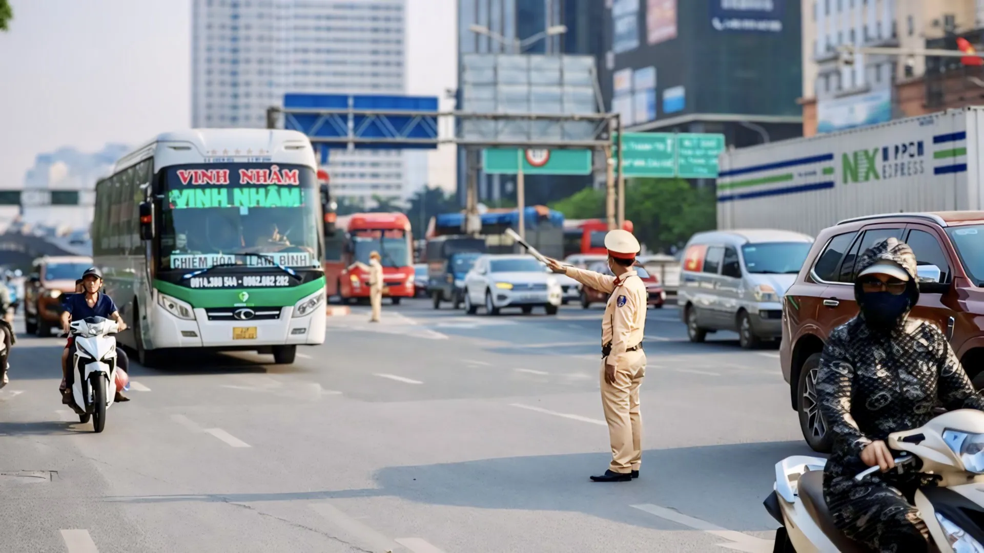 Xử lý gần 12.000 vi phạm giao thông trong ngày đầu nghỉ lễ