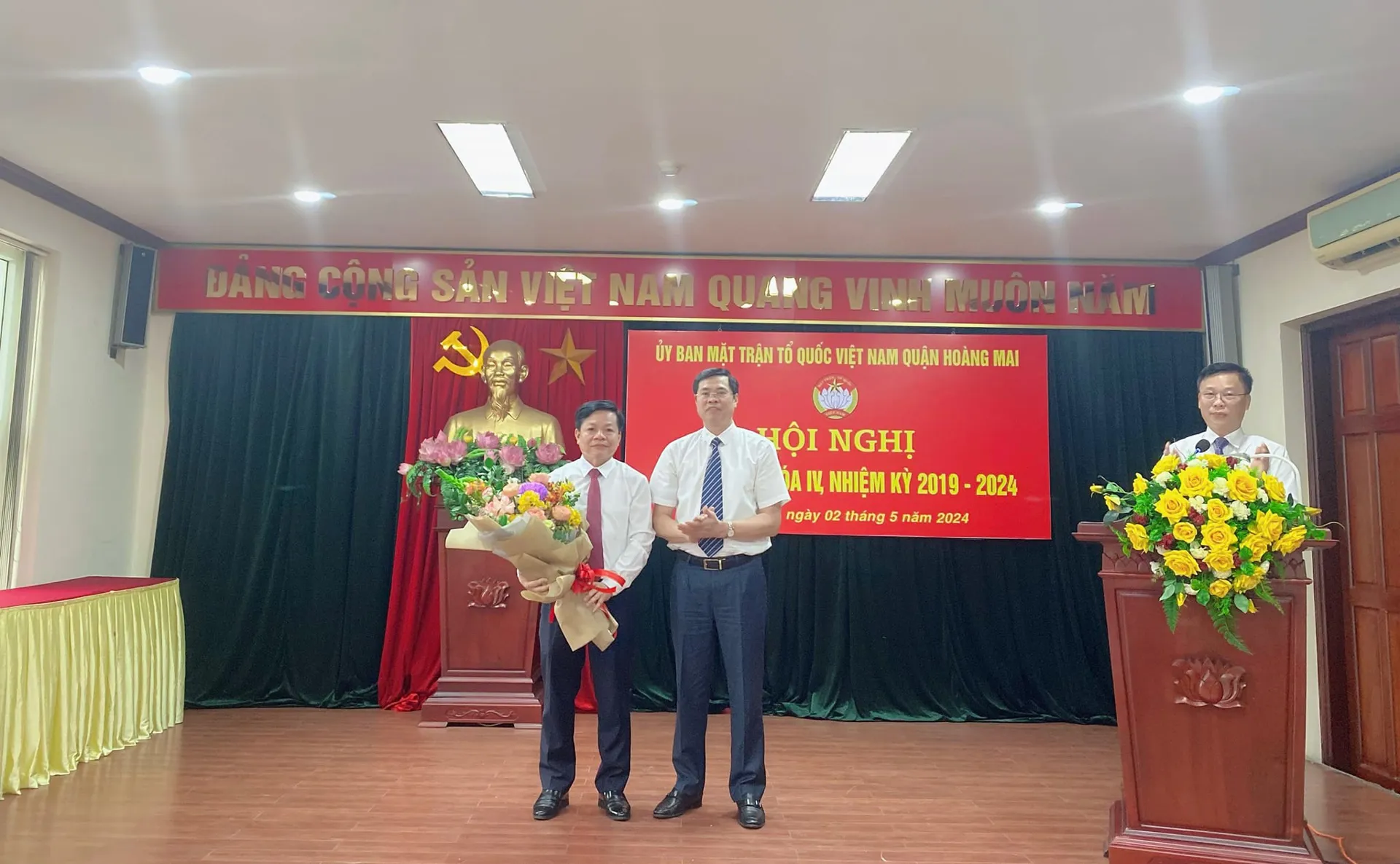 Ông Khương Quốc Hưng giữ chức Chủ tịch Uỷ ban MTTQ Việt Nam quận Hoàng Mai