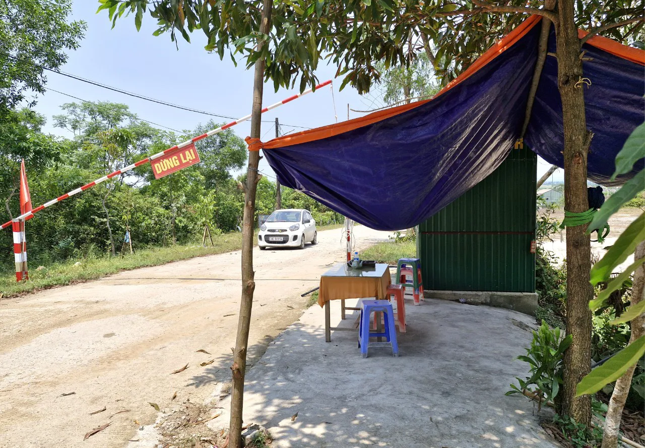Hà Tĩnh: chốt kiểm soát người ra vào rừng vắng cán bộ trực gác
