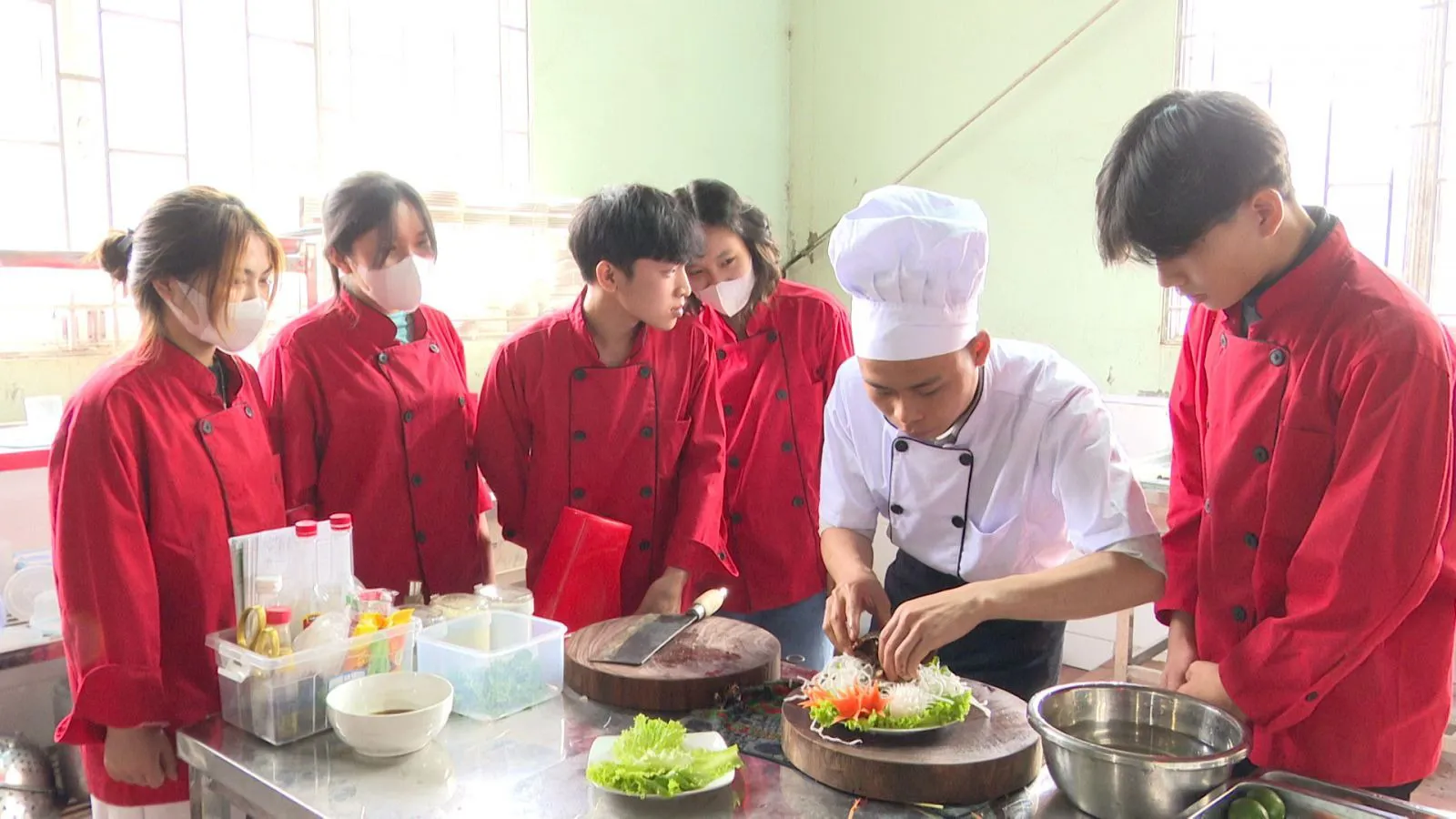 Thái Bình hỗ trợ học phí chương trình giáo dục thường xuyên cấp THPT