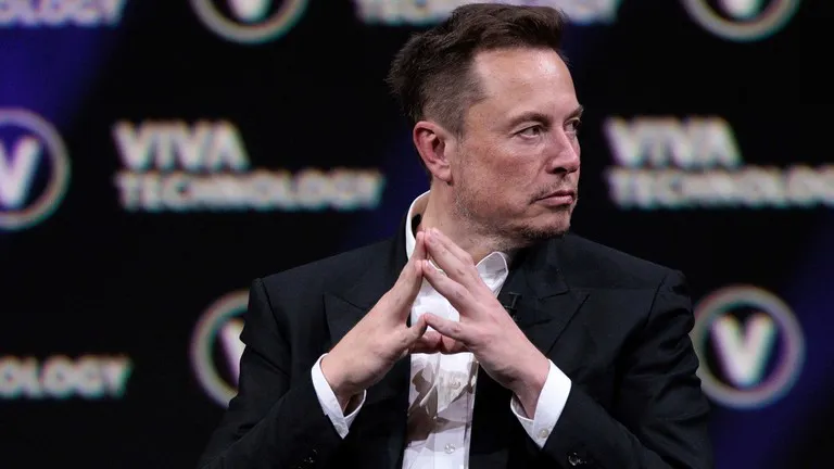 Tỷ phú Elon Musk phát ngôn "sốc" về bầu cử Mỹ