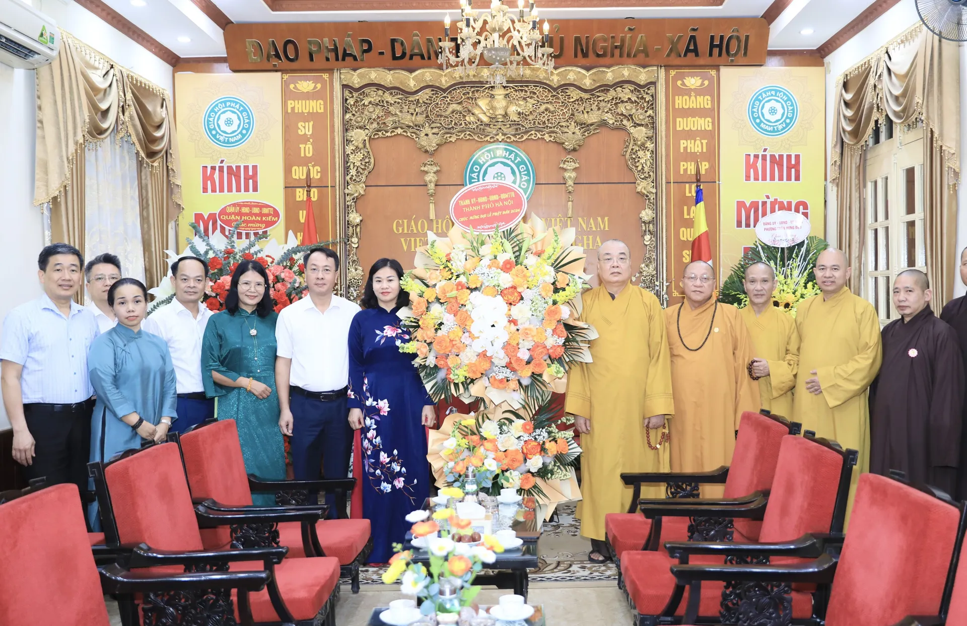 Lãnh đạo Thành phố chúc mừng Trung ương Giáo hội Phật giáo Việt Nam