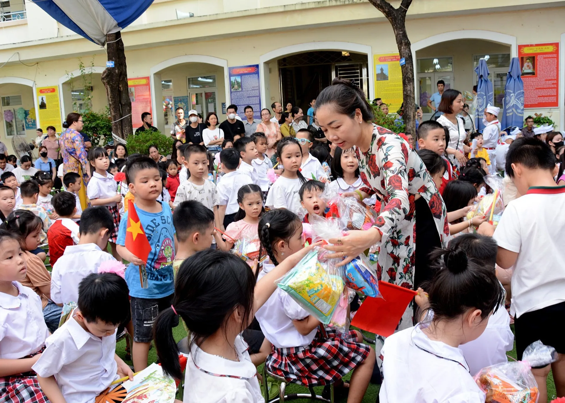 Cô hiệu trưởng 33 năm theo đuổi “trường học hạnh phúc”