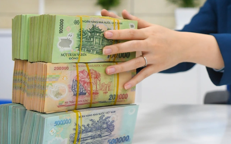 Ngân hàng dồn dập tăng lãi suất huy động