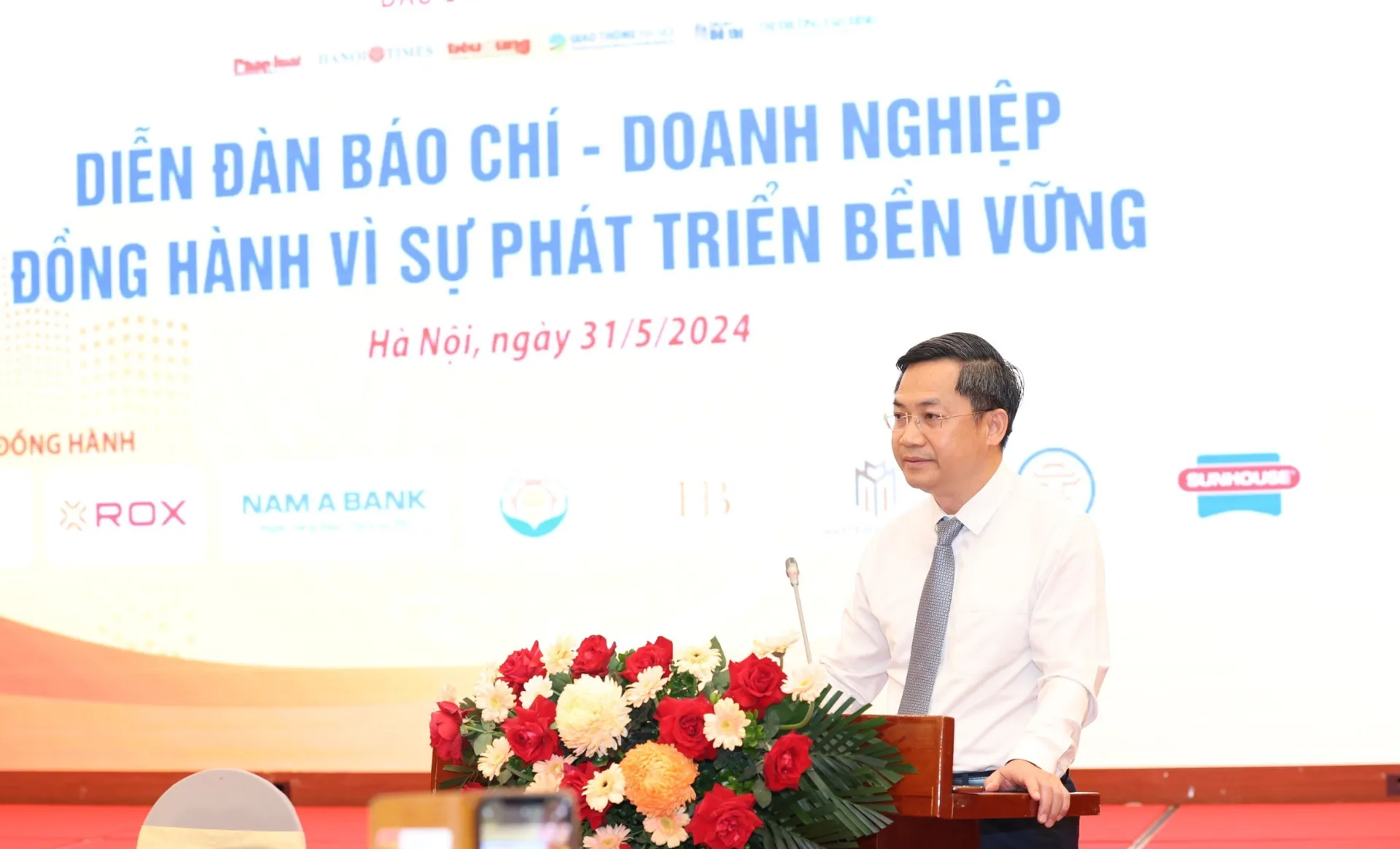 Báo chí, doanh nghiệp góp phần xây dựng, phát triển Thủ đô văn minh hiện đại