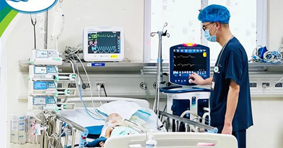 Bị chó nhà nuôi chưa tiêm phòng dại cắn, bé trai 2 tuổi nguy kịch