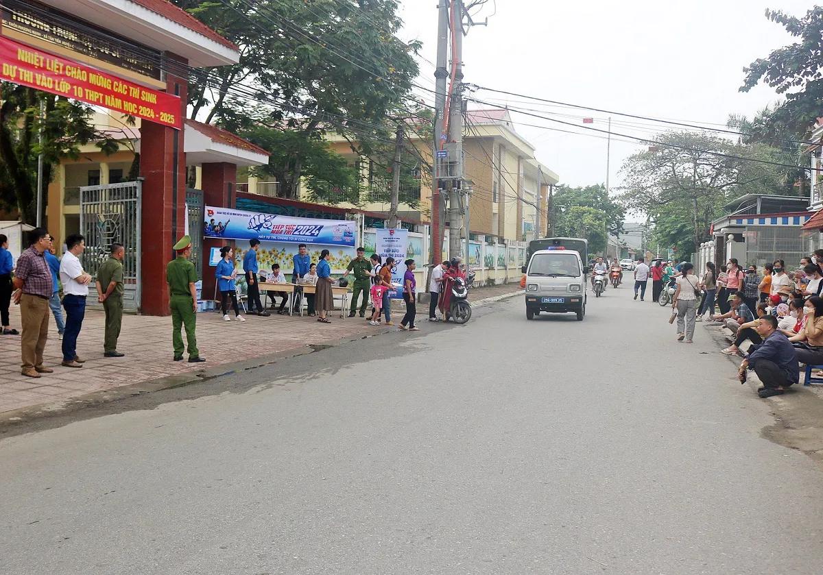 Ngày đầu thi tuyển sinh vào lớp 10 tại Chương Mỹ: an toàn và nề nếp